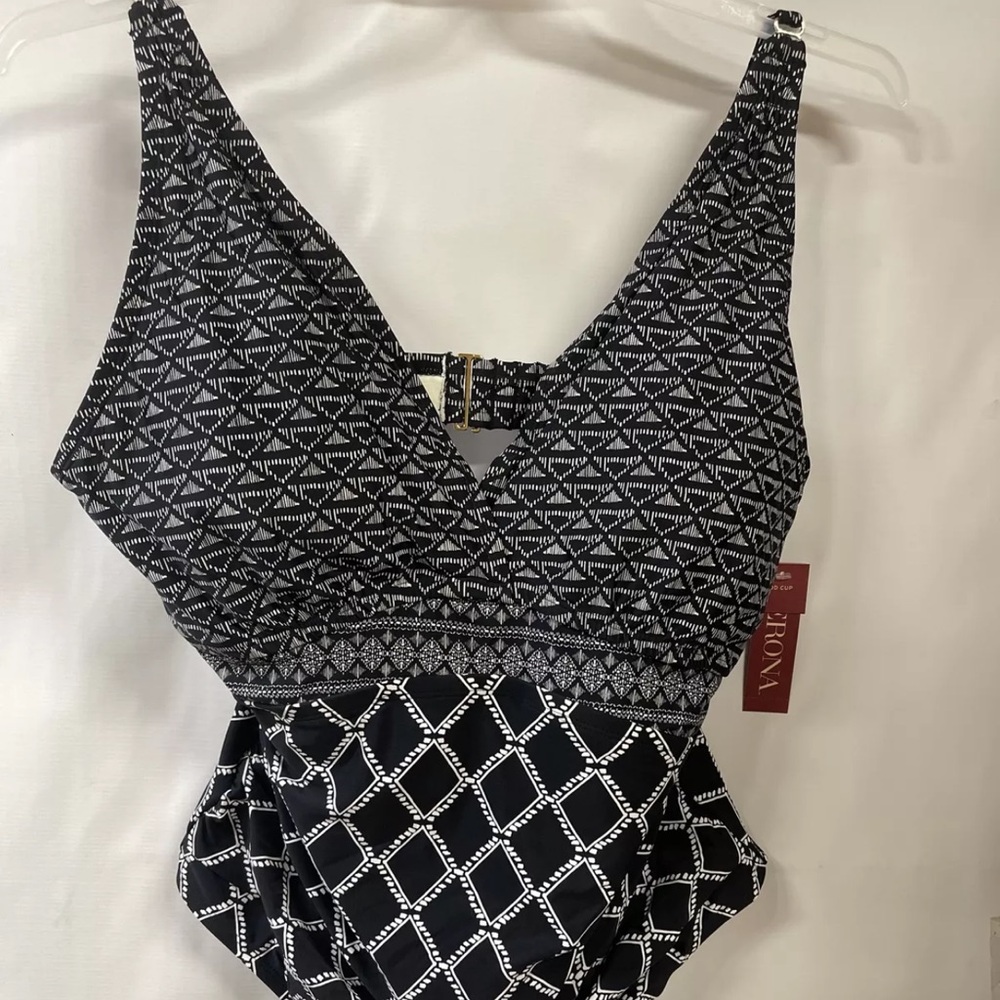 Merona One-piece Black Pattern bathing suit for women 36DD New